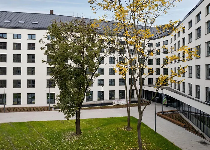 Milestone Center Student Living By Tribera 3*